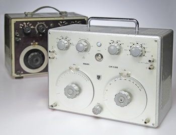 Twee Philips GM2308 LF-generatoren (1950, 1964)